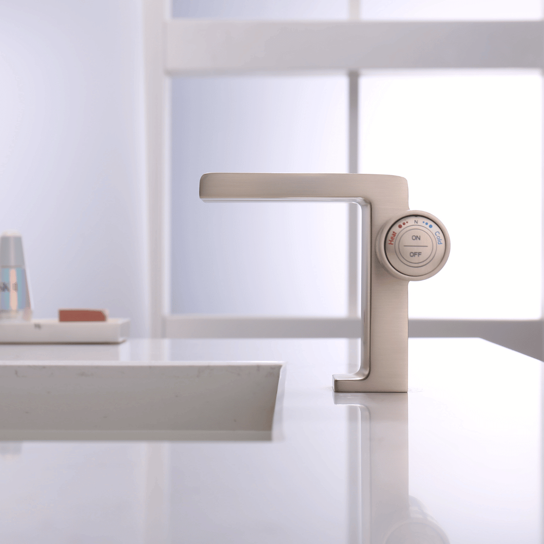 Washbasin tap with Waterfall George - Brushed gold